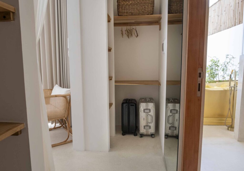 Walk in wardrobe at ARTI villa Pererenan